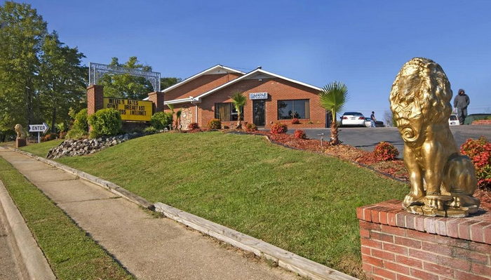 Pinecrest Motel (Americas Best Value Inn) - From Website (newer photo)